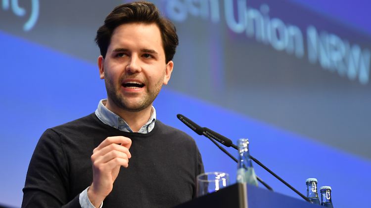 "Aber wir müssen eben auch den Mut haben zu definieren, dass Ziel dieses Zuzugs der Arbeitsmarkt ist", sagt JU-Chef Johannes Winkel.