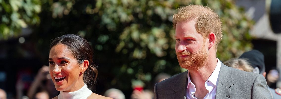 In einer Netflix-Dokumentation haben Harry und Meghan schwere Vorwürfe gegen den Palast erhoben.