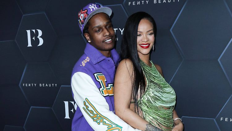 Der Babybauch ist mittlerweile weg: Im Mai brachte Rihanna ihr Söhnchen zur Welt.