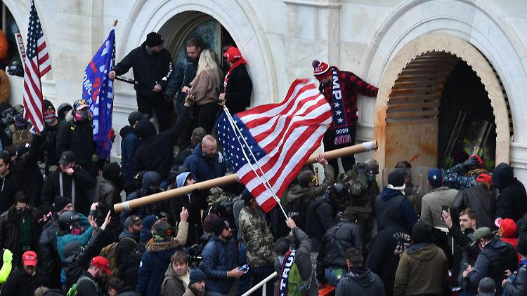 Beim Sturm aufs US-Kapitol war unschwer zu erkennen, zu welchem politischen Lager die Randalierer gehörten.