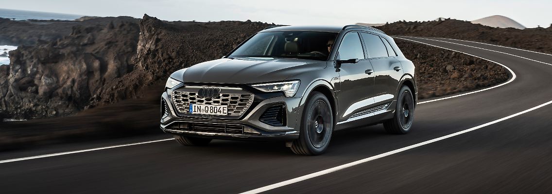 Audi_Q8_e-tron_chronosgrey24.jpg