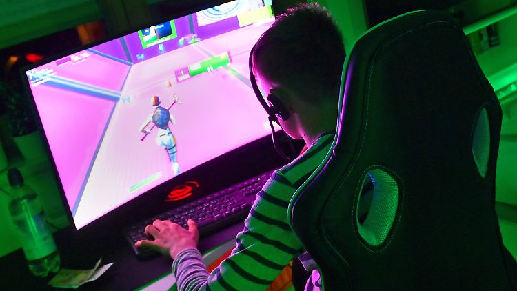 Der Koop-Survival-Shooter Fortnite ist in allen Altersgruppen beliebt und zählt weltweit Hunderte Millionen Spieler.