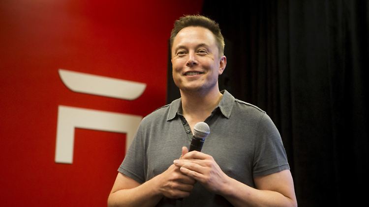 Für einen Angestellten mit Milliardengehalt lässt sich Elon Musk nur noch selten bei Tesla blicken. Vor Gericht versprach er kürzlich, dass sich das wieder ändern soll.
