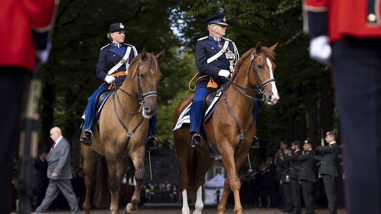 Hans Leijtens (r.) befehligt seit 2019 die niederländische Militärpolizei, die königliche Marechaussee. 