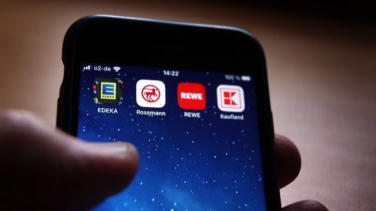 Langsam wird es unübersichtlich auf dem Smartphone: Wer angesichts der Inflation die besten Angebote nutzen will, braucht in immer mehr Geschäften eine zusätzliche App.