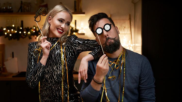 Gerade als Pärchen feiert es sich Silvester zu zweit wunderbar.