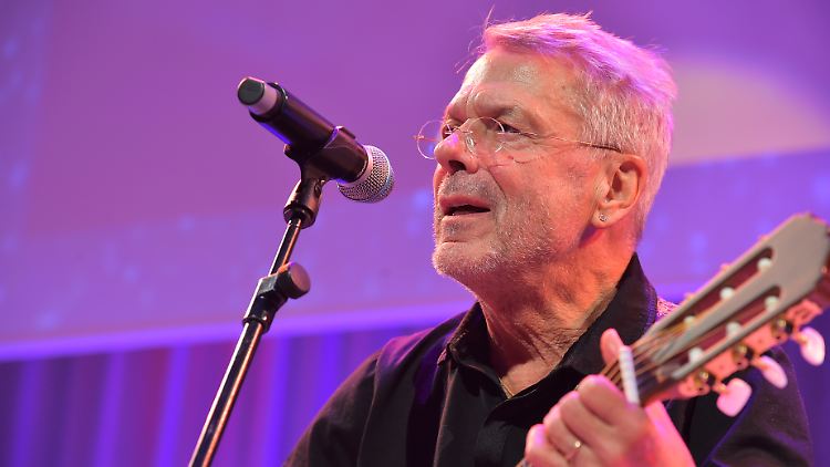 "Alle Fehler, die ich gemacht habe, mussten gemacht werden": Reinhard Mey.