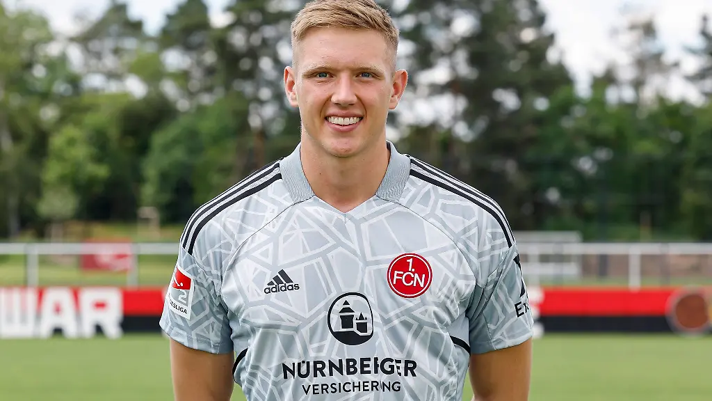 Torhueter-Jan-Reichert-vom-1-FC-Nuernberg