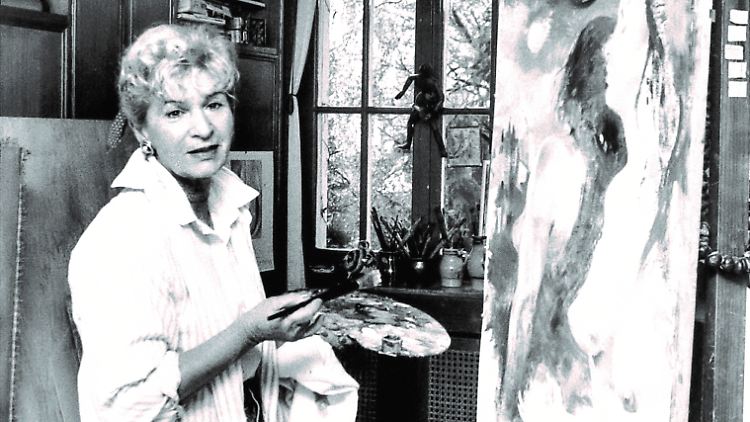 Freiraum Kunst: Die Künstlerin in den 80er-Jahren in ihrem Bielefelder Atelier. Im kommenden Jahr wäre sie 100 Jahre alt geworden.
