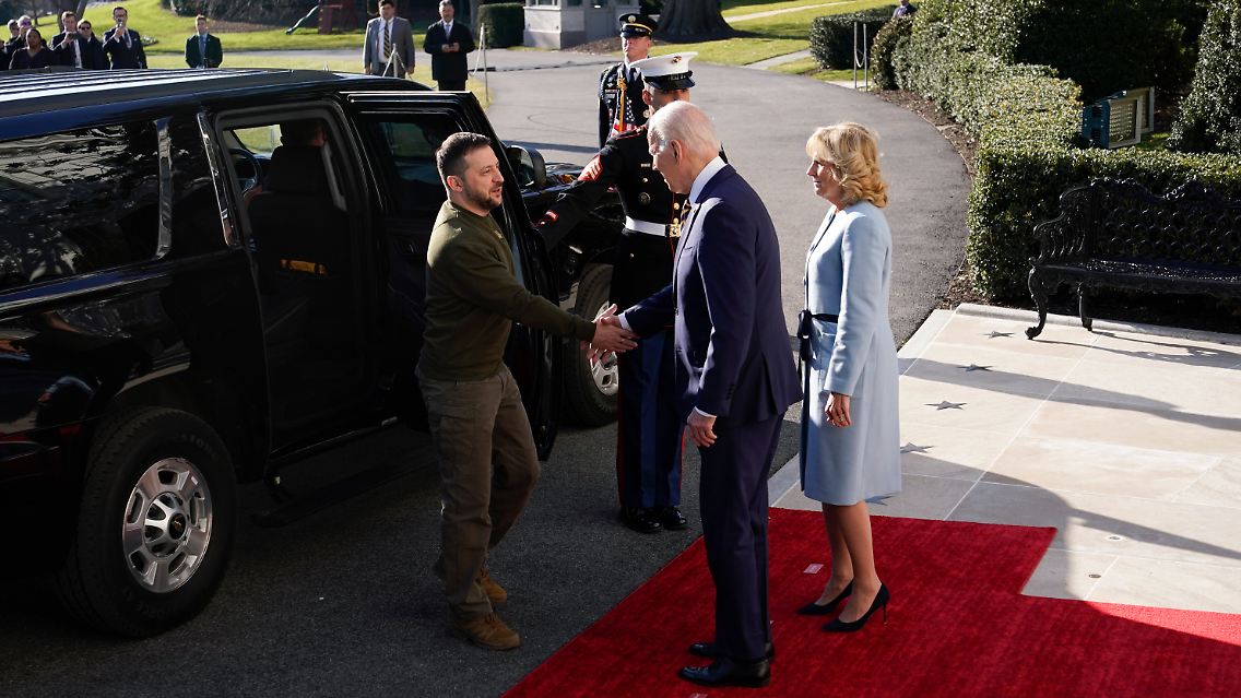 Joe und Jill Biden begrüßen Wolodymyr Selenskyj im Weißen Haus.