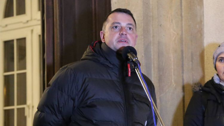 CDU-Landrat Witschas zieht sich den Zorn vieler Menschen zu, auch den seiner eigenen Parteispitze.