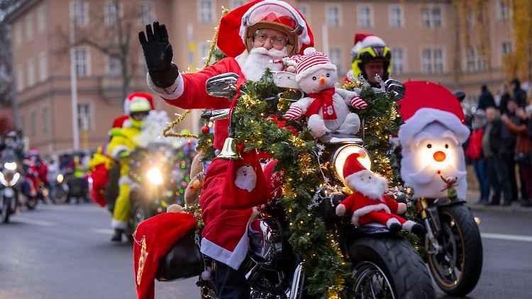 Der Weihnachtsmann kommt heute nicht mehr nur mit dem Schlitten, sondern manchmal auch auf dem Motorrad.