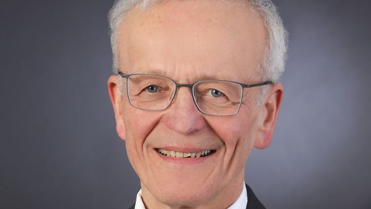 Der studierte Sinologe Helwig Schmidt-Glintzer ist Direktor des China Centrum Tübingen und Professor an der Universität Göttingen.