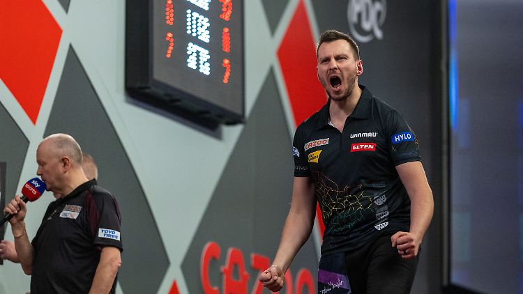 Florian Hempel ist nach einem harten Kampf in der zweiten Runde der Darts-WM ausgeschieden.