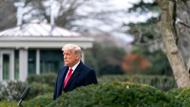 Sollte Trump wegen Aufruhrs verurteilt werden, dürfte er kein politisches Amt mehr ausüben.