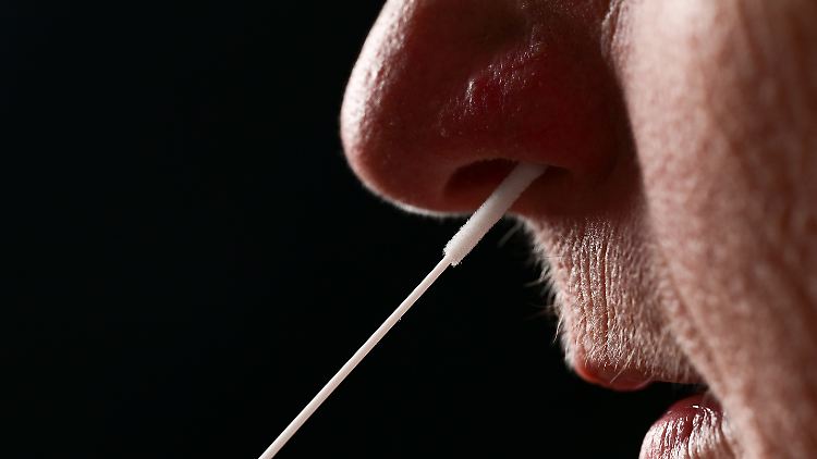 Auch wenn sich wieder mehr Menschen damit infizieren, ist Corona derzeit nicht das größte Problem der Arztpraxen und Krankenhäuser.