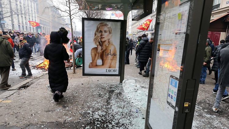 Verwüstungen im Zentrum von Paris nach einer Demonstration der kurdischen Gemeinschaft.  