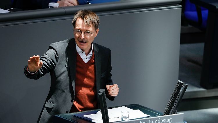 "Werde den Einstieg dieser Heuschrecken in Arztpraxen unterbinden": Lauterbach kündigt ein Gesetz gegen Finanzinvestoren im Gesundheitsbereich an. 