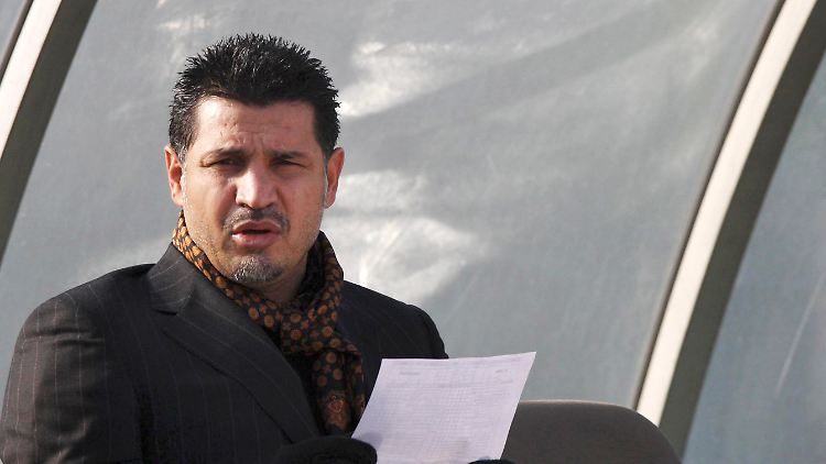 Ende der 90er Jahre spielte Ali Daei unter anderem für Bayern München. Hier steht er 2019 als Trainer eines iranischen Clubs am Spielfeldrand.