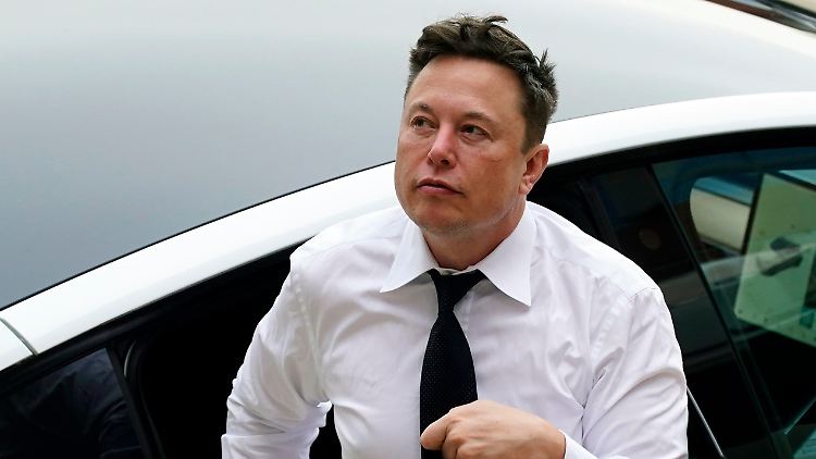 Musks Unternehmen SpaceX baut seit längerem ein enges Netz aus Satelliten im All auf.