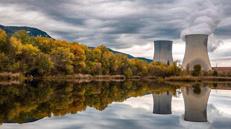 Etliche der 56 bestehenden Atomkraftwerke machen den Franzosen gerade richtig Probleme - derweil ist der Bau von sechs weiteren Anlagen in Planung.