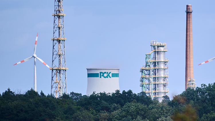 Die PCK Raffinerie in Schwedt braucht neue Lieferanten.