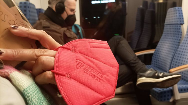 In Bayern und Sachsen-Anhalt ist die Maske im ÖPNV nicht mehr vorgeschrieben.