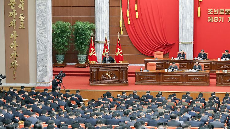 Kim Jong Un schwört seine Partei auf den Kurs im kommenden Jahr ein.