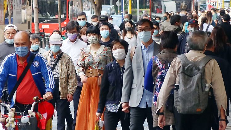 Hongkong habe genug Medikamente, um Covid zu bekämpfen und das medizinische Personal habe viel Erfahrung im Umgang mit der Pandemie gesammelt, begründete die Hongkonger Regierung ihre Entscheidung.
