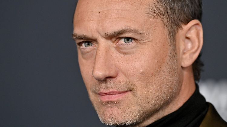 Er sieht schon gut aus - aber Jude Law kann noch mehr als das. Nun wird er 50 und wächst langsam aus seiner Frauenschwarm-Rolle raus.