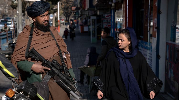 Man fordere die Taliban auf, das Verbot dringend rückgängig zu machen, hieß es in einer gemeinsamen Erklärung von zwölf Ländern.