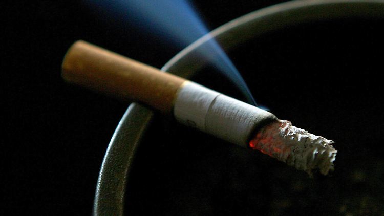 Umgerechnet rauchen insgesamt mehr als 400.000 Minderjährige.