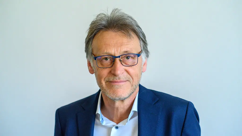 Der-Rektor-der-Otto-von-Guericke-Universitaet-Magdeburg-Jens-Strackeljan