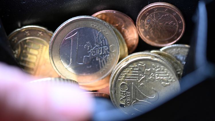 Absehbar ist: In vielen Haushalten werden die Einkommen nicht so schnell steigen wie die Preise.