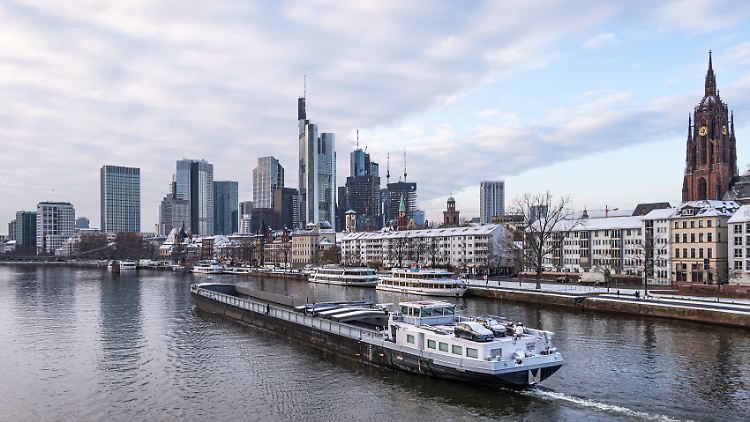 Für das Winterhalbjahr prophezeit der Bankenverband wirtschaftliche Rückschritte in Deutschland.