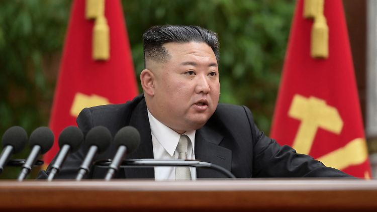 "Es ist nötig, die Zahl der Atomsprengköpfe exponentiell zu steigern", sagt Kim Jong Un. 