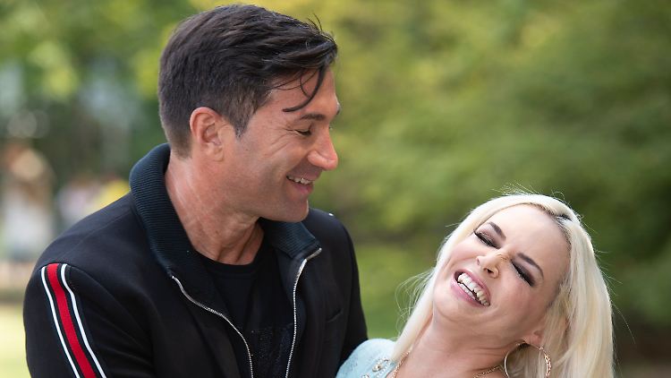 Können über sich selbst lachen: Daniela Katzenberger und Lucas Cordalis.