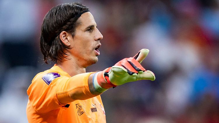 Der FC Bayern wird Torwart Yann Sommer wohl vorerst nicht bekommen.