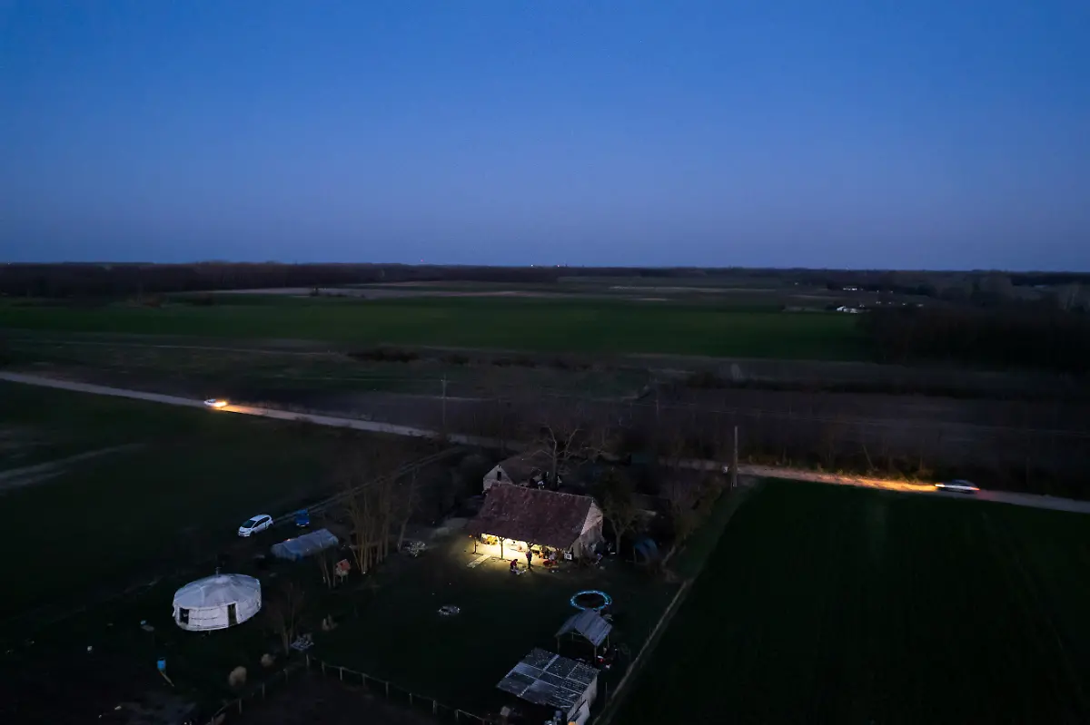 Laszlo-Kemencei-s-farm2