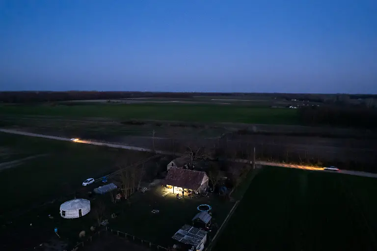 Laszlo-Kemencei-s-farm2