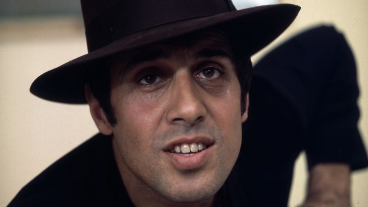 Adriano Celentano 1977: Da hatte "Azzurro" ihn schon weltberühmt gemacht. Das von Paolo Conte geschriebene Lied wurde zur inoffiziellen Hymne Italiens.