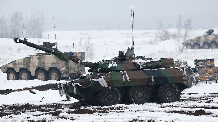 Radpanzer mit starker Feuerkraft: Ein französischer AMX-10, hier bei einem gemeinsamen Manöver mit der Bundeswehr.