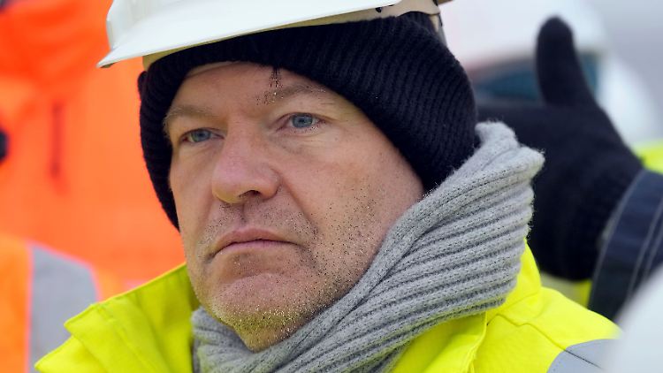 Robert Habeck bei der Einweihung des ersten LNG-Terminals in Wilhelmshaven am 17. Dezember.