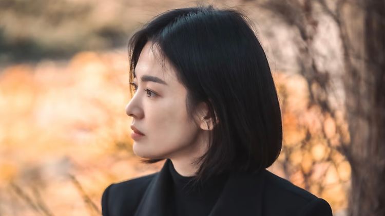 Erleidet Höllenqualen: Moon Dong-eun (Song Hye-kyo) 