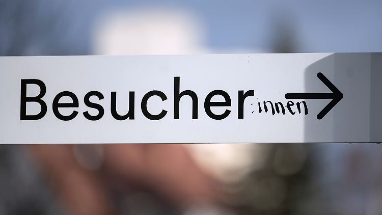 Mit Doppelpunkt, Sternchen oder großem i - eine gendersensible Schreibweise ist in unterschiedlicher Weise möglich.