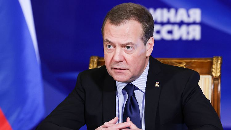 Russlands Ex-Präsident Dmitri Medwedew nutzt seinen Telegram-Kanal des Öfteren für Tiraden gegen den Westen.