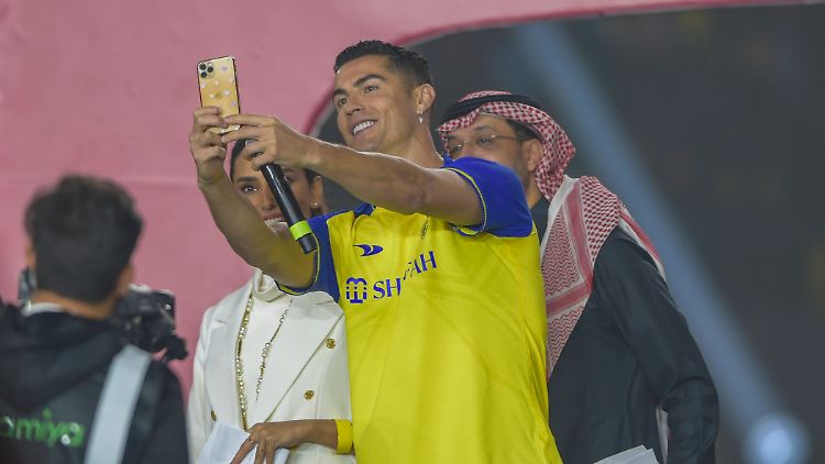 Das teuerste Lächeln in Saudi-Arabien lächelt nun Cristiano Ronaldo.
