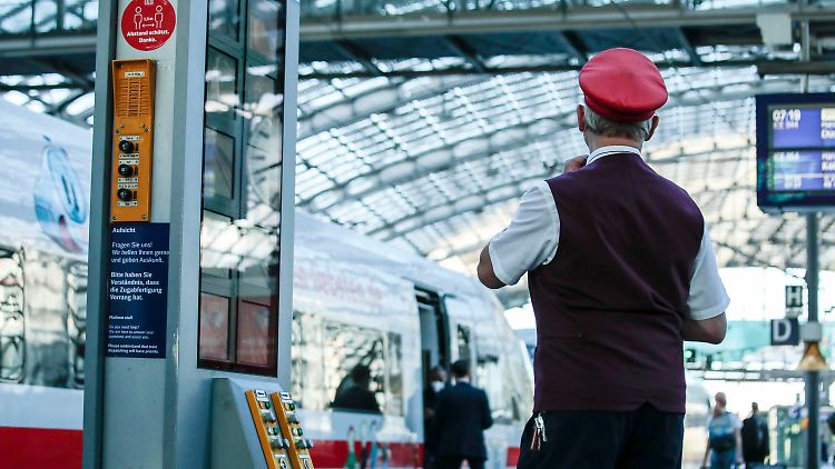 Nicht nur an den Bahnhöfen werden händeringend Leute gesucht.