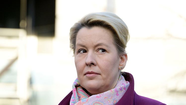 "Wenn in einer fast Vier-Millionen-Metropole 145 Chaoten Mist bauen, kann man nicht daraus folgern, dass alle anderen Einwohner hier auch Chaoten sind", sagt Giffey.
