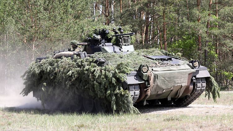 Hier noch auf einem deutschen Truppenübungsplatz im Einsatz: der Schützenpanzer "Marder".